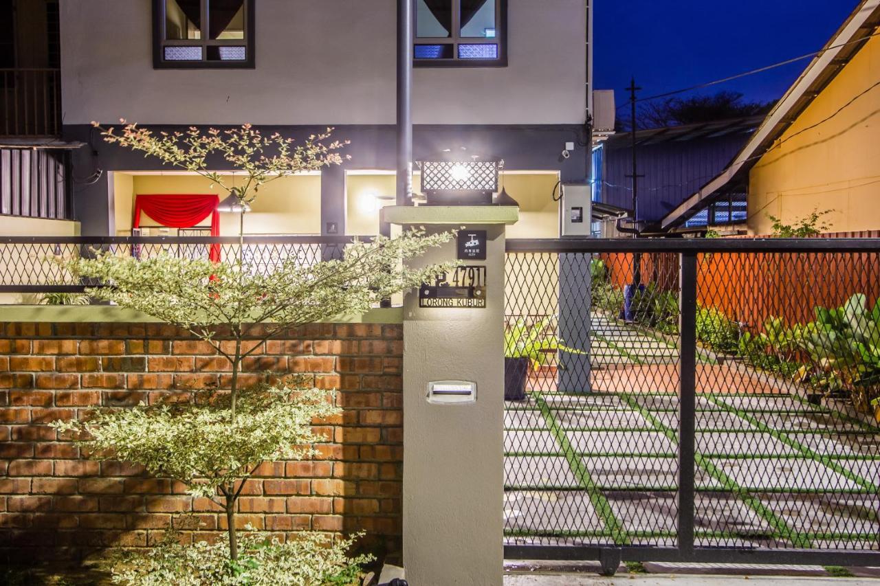 Explore 5Br Gardenhouse Retreats Butterworth Exteriér fotografie